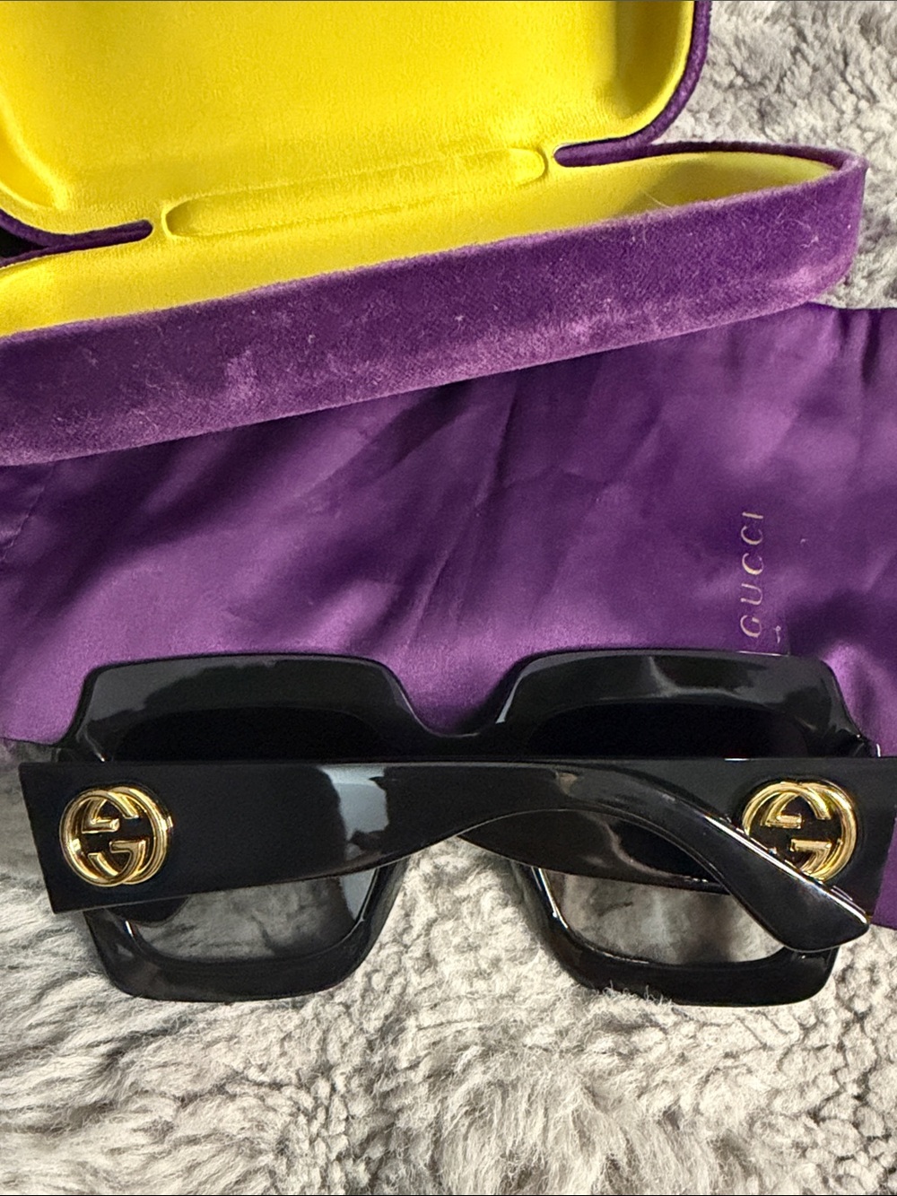Gucci Oversized Square Sunglasses in Black - Picture 3 of 13